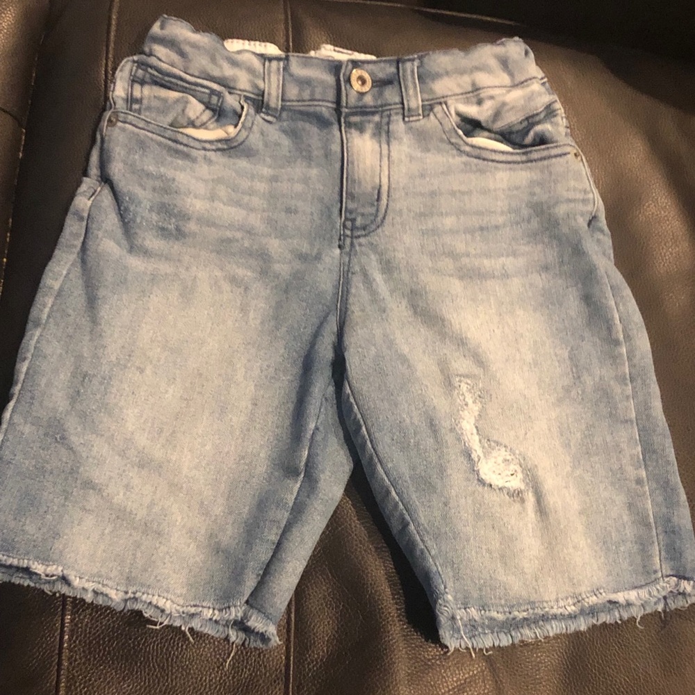 Art class boy shorts